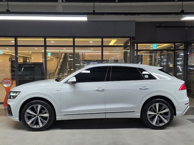 AUDI Q8 - 2
