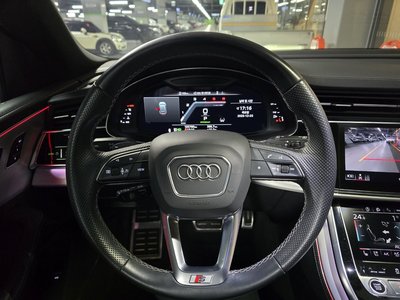 AUDI Q8 - 9