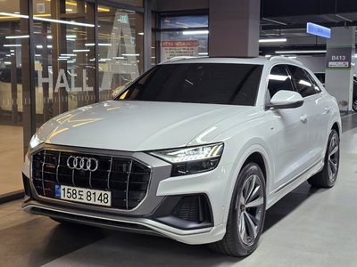 AUDI Q8 - 4