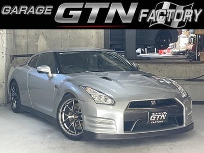 NISSAN GT-R - 2