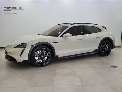 PORSCHE TAYCAN - 1