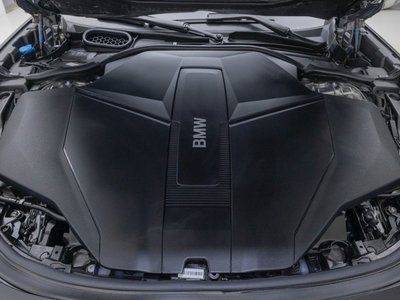 BMW I7 - 8