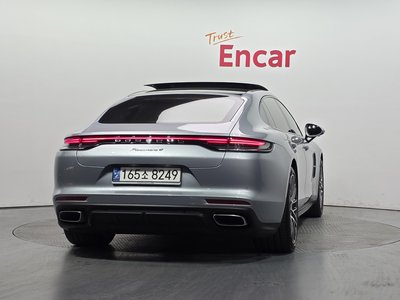 PORSCHE PANAMERA - 3