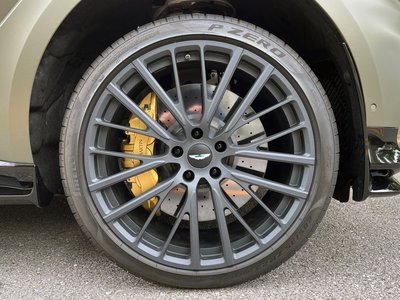 ASTON MARTIN DBX - 2