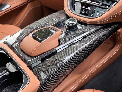 ASTON MARTIN DBX - 4