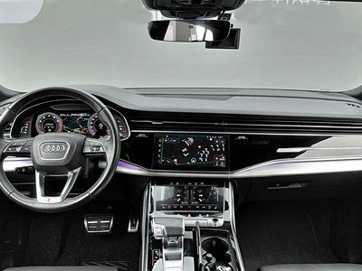 AUDI Q8 - 4
