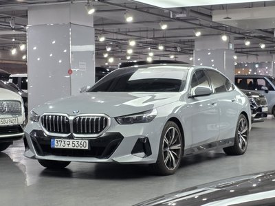 BMW 5 SERIES - 1