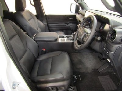 TOYOTA LAND CRUISER 250 - 8