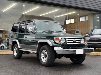 TOYOTA LAND CRUISER 70 - 1