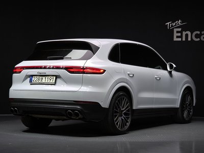 PORSCHE CAYENNE - 4