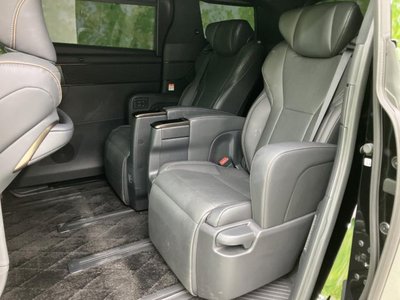 2024 Toyota ALPHARD — фото 8