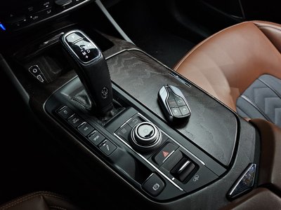 صورة 9 لـ 2020 Maserati LEVANTE