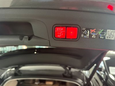 2025 Mercedes-BENZ GLE — миниатюра 11