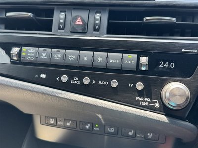 2024 Lexus ES thumbnail 20