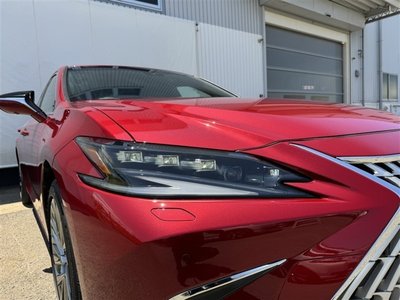 2024 Lexus ES thumbnail 33