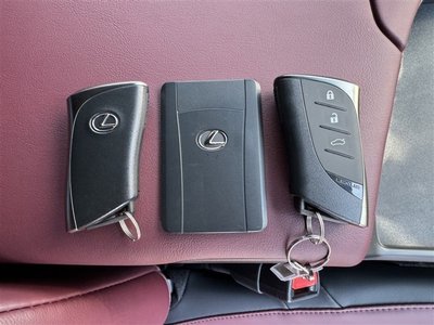 2024 Lexus ES thumbnail 16