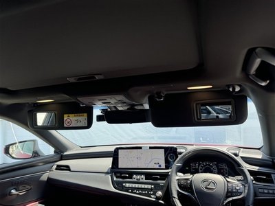 2024 Lexus ES thumbnail 23