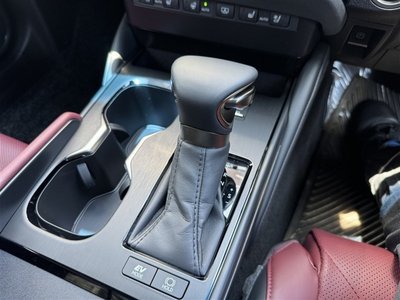 2024 Lexus ES thumbnail 21