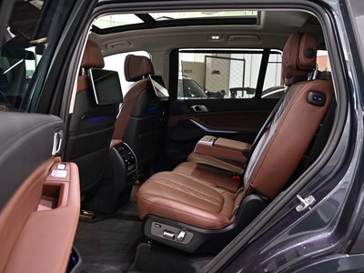 BMW X7 - 10
