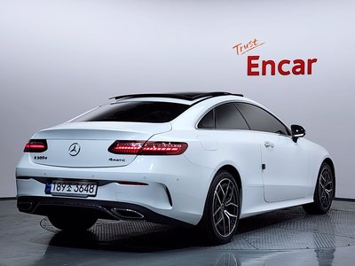 MERCEDES-BENZ E-CLASS - 4