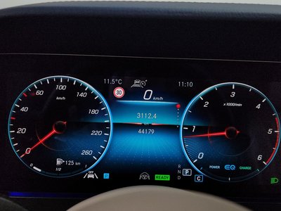 MERCEDES-BENZ E-CLASS - 8