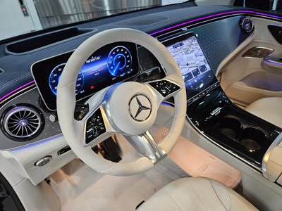 MERCEDES-BENZ EQE - 10