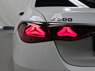 MERCEDES-BENZ E-CLASS - 10