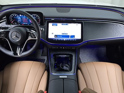 MERCEDES-BENZ E-CLASS - 5