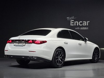 MERCEDES-BENZ E-CLASS - 4