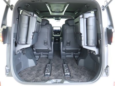 صورة 30 لـ 2023 Toyota VELLFIRE