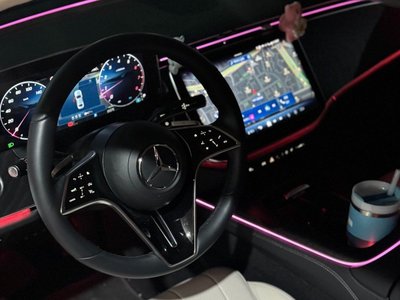 MERCEDES-BENZ E-CLASS - 4