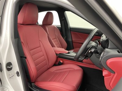 صورة مصغرة 2 لـ 2021 Lexus IS