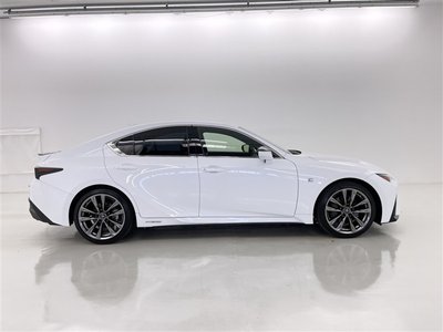 صورة مصغرة 19 لـ 2021 Lexus IS