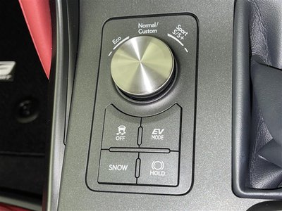 صورة مصغرة 10 لـ 2021 Lexus IS