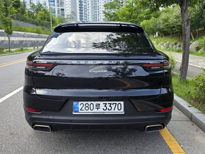 2020 Porsche CAYENNE photo 3