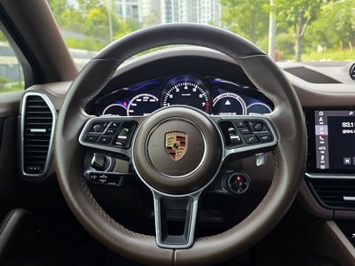 2020 Porsche CAYENNE photo 4