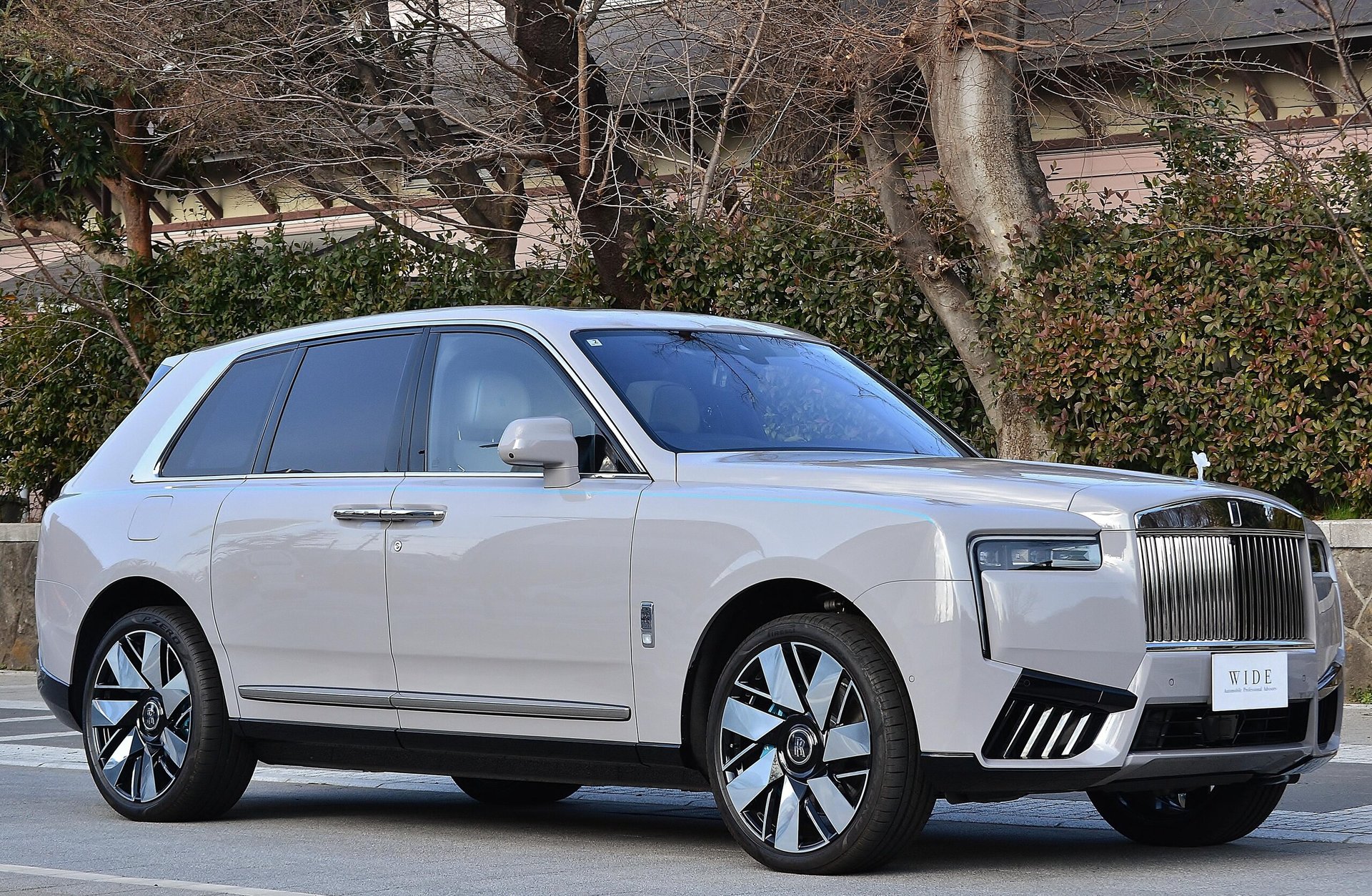 ROLLS ROYCE CULLINAN - View 1