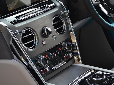 ROLLS-ROYCE CULLINAN - 10