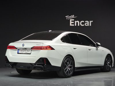 2024 BMW 5 SERIES — фото 4