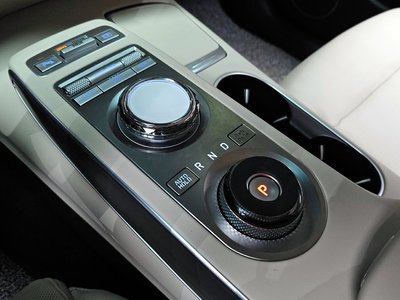 2024 Genesis GV70 photo 9