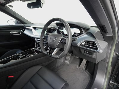 AUDI E-TRON GT QUATTRO - 9