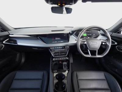 AUDI E-TRON GT QUATTRO - 7