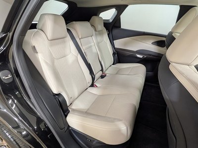 صورة 7 لـ 2023 Lexus RX