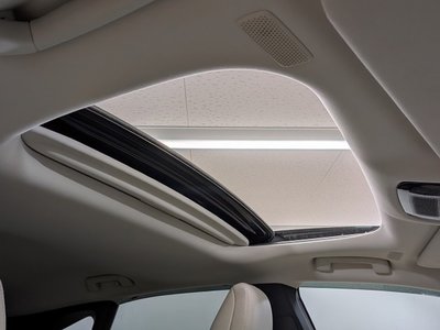 صورة 8 لـ 2023 Lexus RX