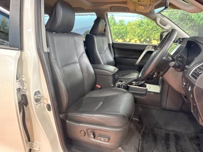 TOYOTA LAND CRUISER PRADO - 9