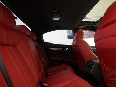 صورة مصغرة 16 لـ 2017 Maserati GHIBLI