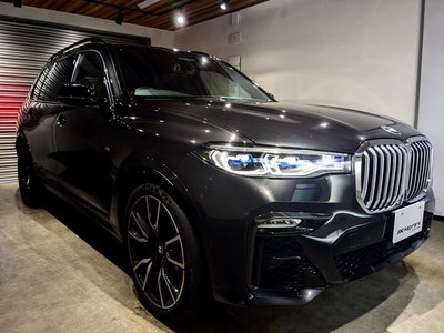 BMW X7 - 7