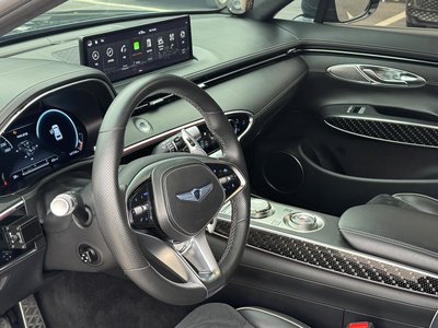 صورة 4 لـ 2021 Genesis GV70
