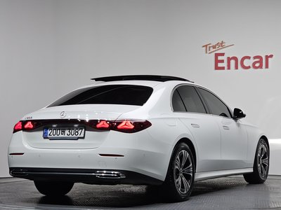 MERCEDES-BENZ E-CLASS - 3