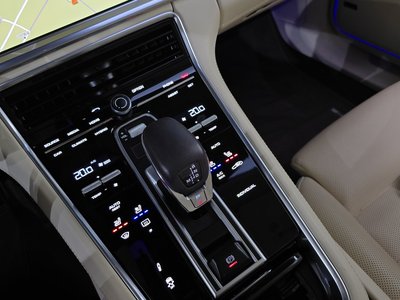 2018 Porsche PANAMERA — миниатюра 12